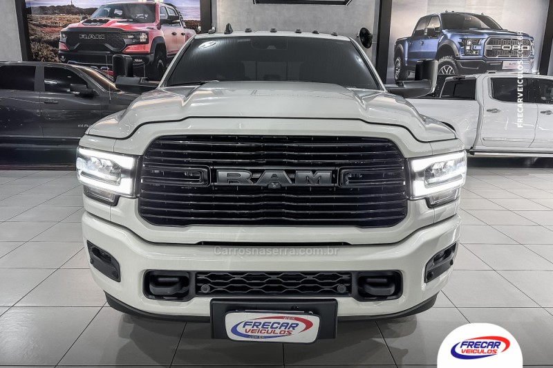 2500 LARAMIE 6.7 NIGHT ED TURBO CD 4X4 DIESEL 4P AUTOMÁTICO - 2022 - SARANDI