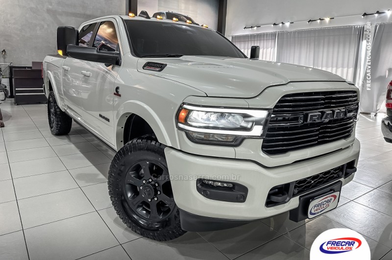 2500 LARAMIE 6.7 NIGHT ED TURBO CD 4X4 DIESEL 4P AUTOMÁTICO - 2022 - SARANDI