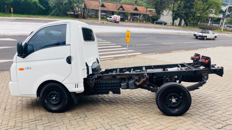 HR 2.5 TCI HD BAU 4X2 8V 97CV TURBO INTERCOOLER DIESEL 2P MANUAL - 2014 - DOIS IRMãOS