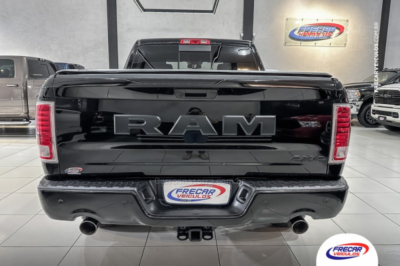 CLASSIC 5.7 V8 GASOLINA LARAMIE NIGHT EDITION CD 4X4 AUTOMÁTICO - 2022 - SARANDI