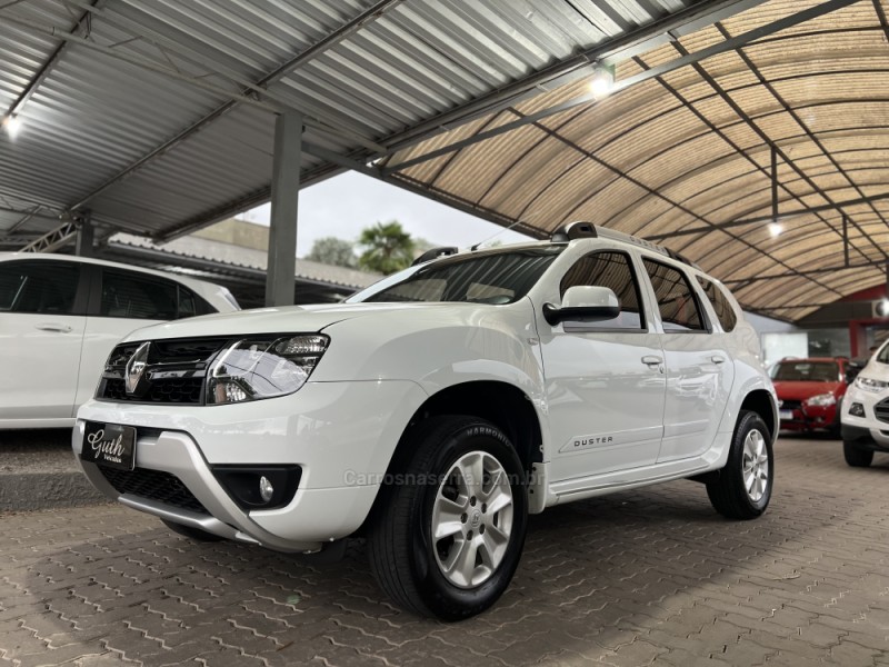 DUSTER 1.6 DYNAMIQUE 4X2 16V FLEX 4P MANUAL - 2017 - BOM PRINCíPIO