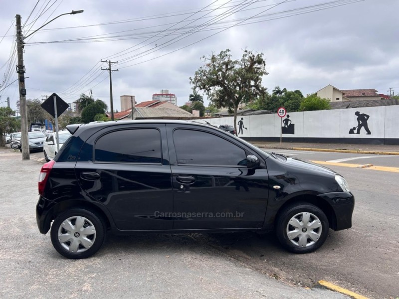 ETIOS 1.3 XS 16V FLEX 4P MANUAL - 2013 - VENâNCIO AIRES