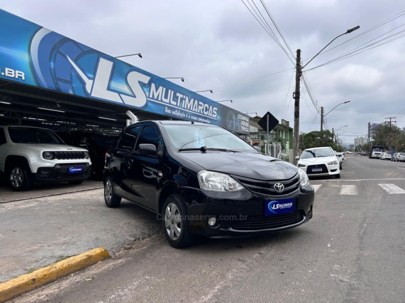 ETIOS 1.3 XS 16V FLEX 4P MANUAL - 2013 - VENâNCIO AIRES