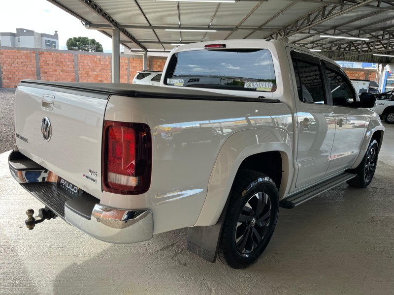 AMAROK 3.0 V6 TDI HIGHLINE CD DIESEL 4MOTION AUTOMÁTICO - 2021 - VACARIA