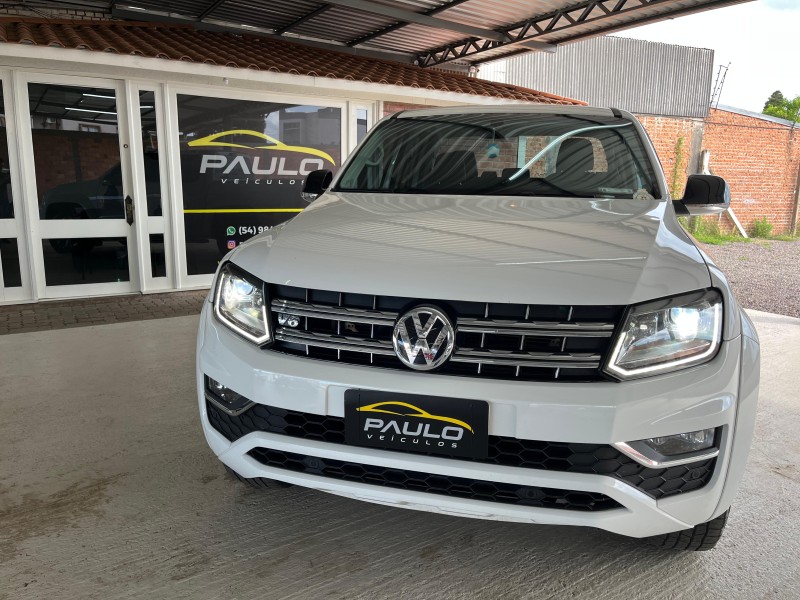 AMAROK 3.0 V6 TDI HIGHLINE CD DIESEL 4MOTION AUTOMÁTICO - 2021 - VACARIA