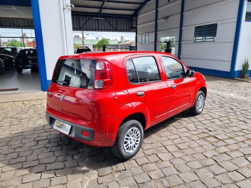 UNO 1.0 EVO VIVACE 8V FLEX 4P MANUAL - 2014 - VACARIA