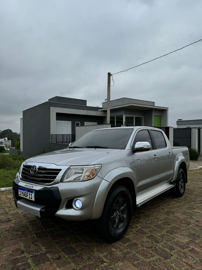 hilux 2.7 srv 4x4 cd 16v flex 4p automatico 2015 lajeado