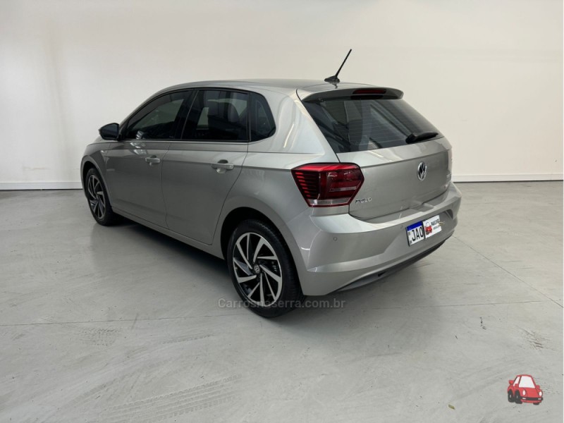 POLO 1.0	200 TSI HIGHLINE AUTOMÁTICO  - 2021 - CAXIAS DO SUL