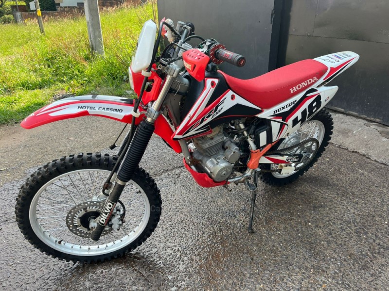 CRF 230F  - 2015 - FLORES DA CUNHA