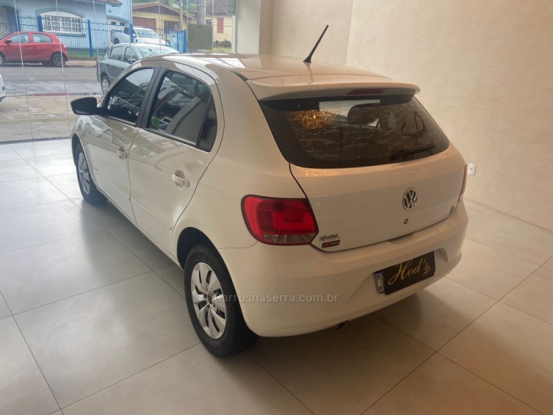 GOL 1.0 MI TREND 8V FLEX 4P MANUAL - 2014 - CANELA