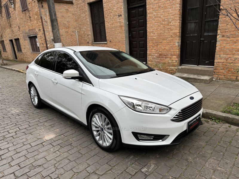 FOCUS 2.0 TITANIUM FASTBACK 16V FLEX 4P AUTOMÁTICO - 2016 - CAXIAS DO SUL