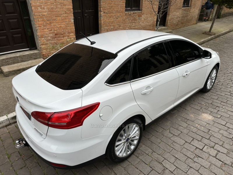 FOCUS 2.0 TITANIUM FASTBACK 16V FLEX 4P AUTOMÁTICO - 2016 - CAXIAS DO SUL