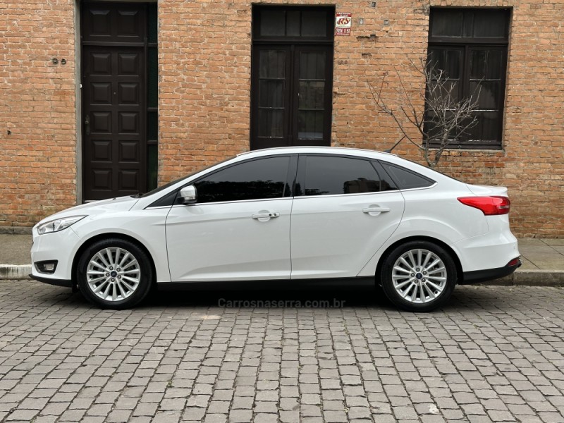 FOCUS 2.0 TITANIUM FASTBACK 16V FLEX 4P AUTOMÁTICO - 2016 - CAXIAS DO SUL