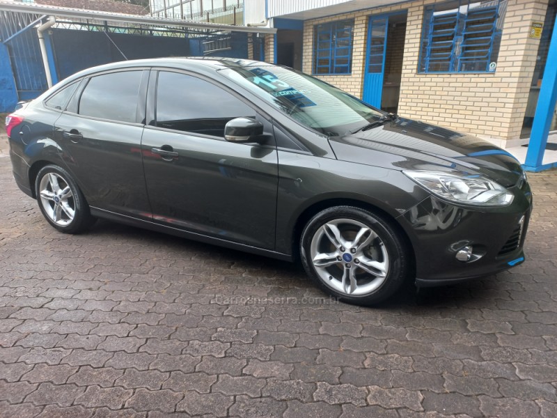 FOCUS 2.0 SE PLUS SEDAN 16V FLEX 4P AUTOMÁTICO - 2015 - CAXIAS DO SUL