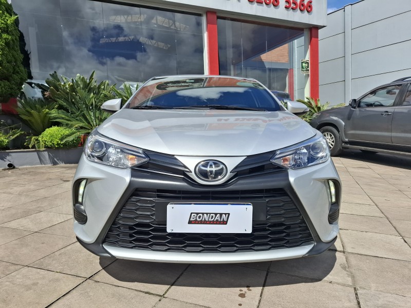 YARIS 1.5 XS 16V FLEX 4P AUTOMÁTICO - 2023 - FARROUPILHA