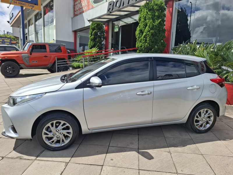 YARIS 1.5 XS 16V FLEX 4P AUTOMÁTICO - 2023 - FARROUPILHA