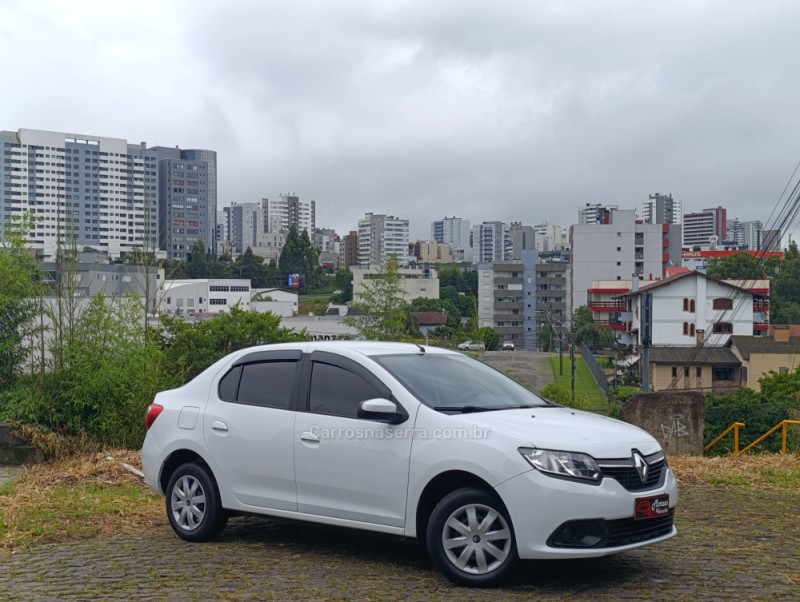 LOGAN 1.6 EXPRESSION 8V HI-FLEX 4P MANUAL - 2017 - CAXIAS DO SUL