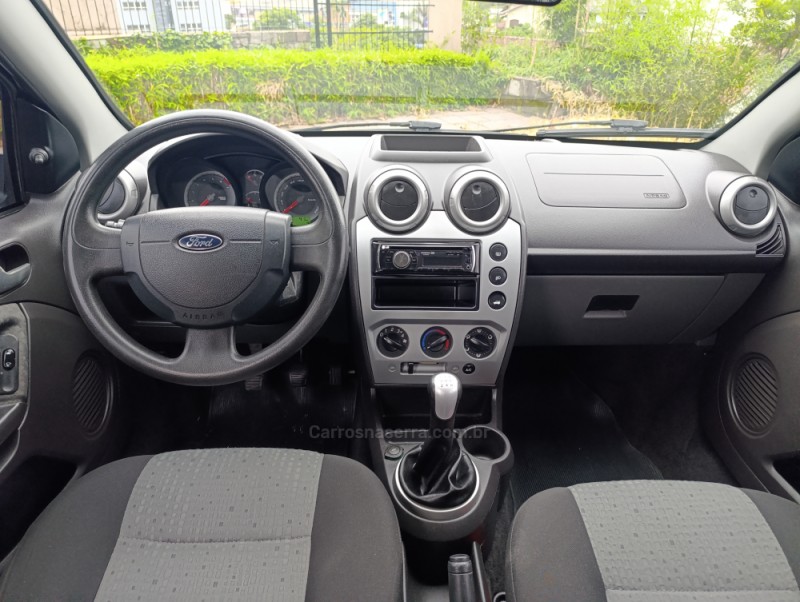 FIESTA 1.6 MPI CLASS SEDAN 8V FLEX 4P MANUAL - 2013 - CAXIAS DO SUL