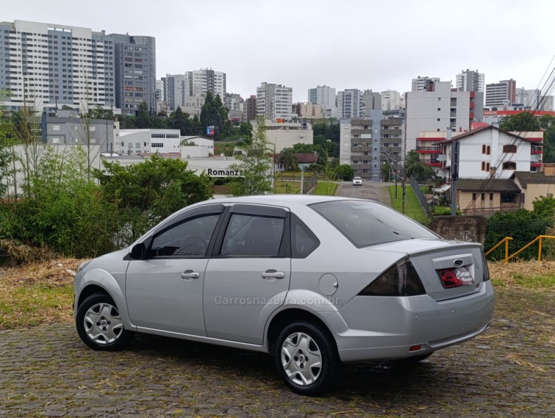 FIESTA 1.6 MPI CLASS SEDAN 8V FLEX 4P MANUAL - 2013 - CAXIAS DO SUL