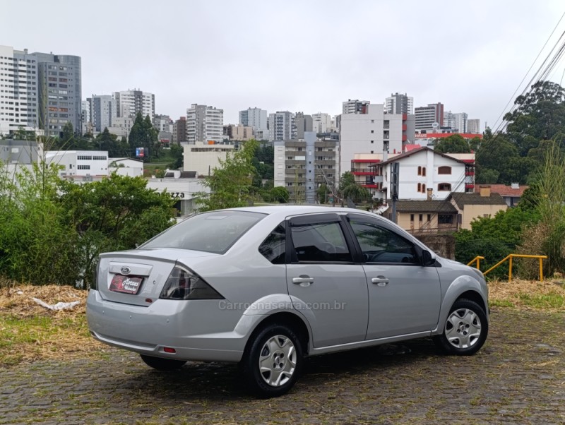 FIESTA 1.6 MPI CLASS SEDAN 8V FLEX 4P MANUAL - 2013 - CAXIAS DO SUL