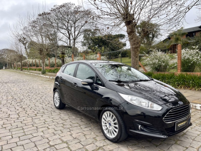 FIESTA 1.6 TITANIUM PLUS HATCH 16V FLEX 4P AUTOMÁTICO - 2017 - BENTO GONçALVES