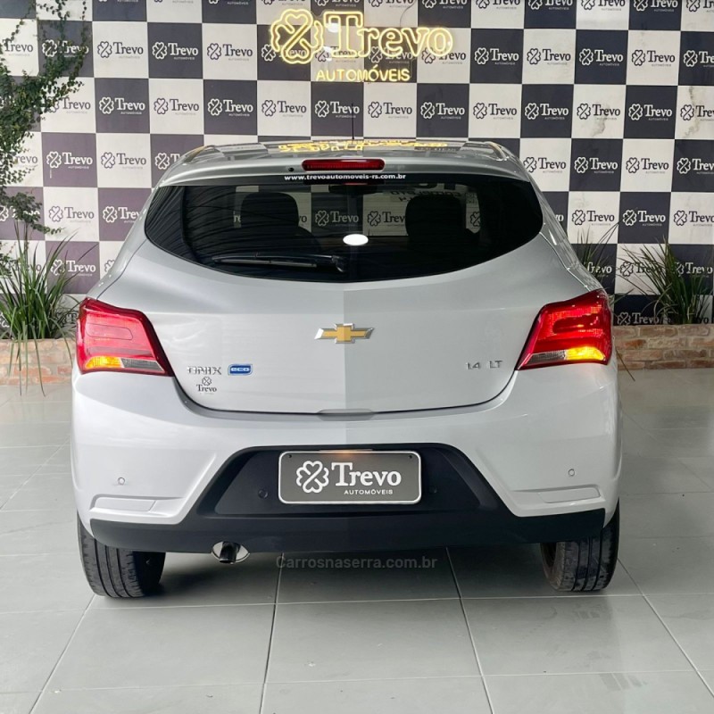 ONIX 1.4 MPFI LT 8V FLEX 4P MANUAL - 2018 - TAQUARA