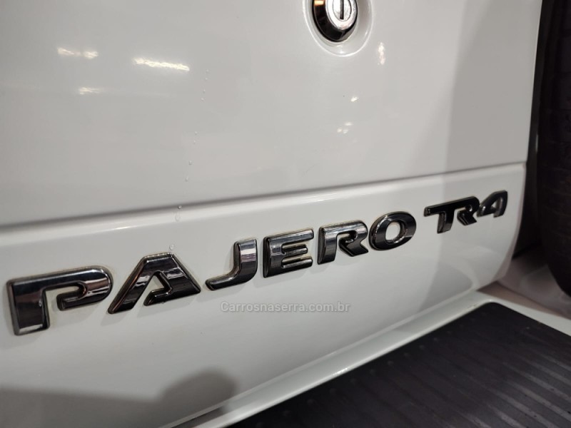 PAJERO TR4 2.0 4X4 16V 140CV FLEX 4P AUTOMÁTICO - 2012 - CAXIAS DO SUL