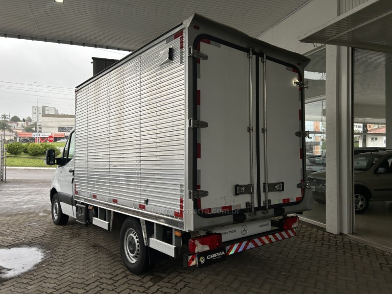 SPRINTER 2.2 CHASSI 416 FURGÃO LONGO TA DIESEL 2P MANUAL - 2022 - FARROUPILHA