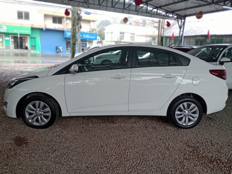 LINEA 1.8 ESSENCE 16V FLEX 4P MANUAL - 2015 - CANELA