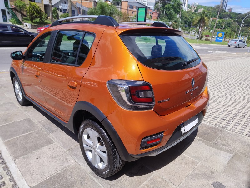 SANDERO 1.6 STEPWAY 8V FLEX 4P MANUAL - 2015 - CAXIAS DO SUL