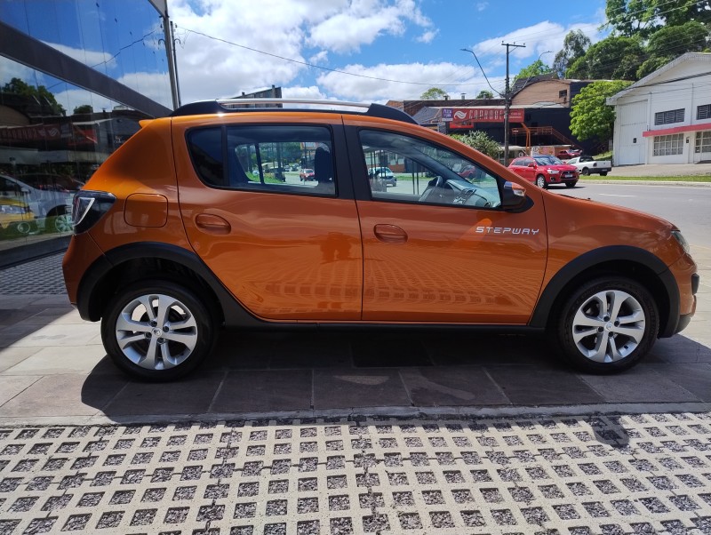 SANDERO 1.6 STEPWAY 8V FLEX 4P MANUAL - 2015 - CAXIAS DO SUL