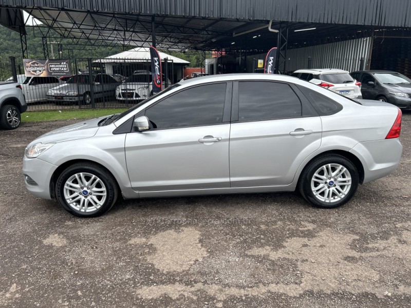 FOCUS 2.0 FC 16V GASOLINA 4P MANUAL - 2013 - SãO SEBASTIãO DO CAí