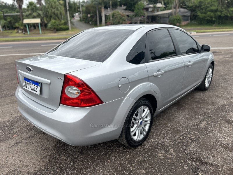 FOCUS 2.0 FC 16V GASOLINA 4P MANUAL - 2013 - SãO SEBASTIãO DO CAí