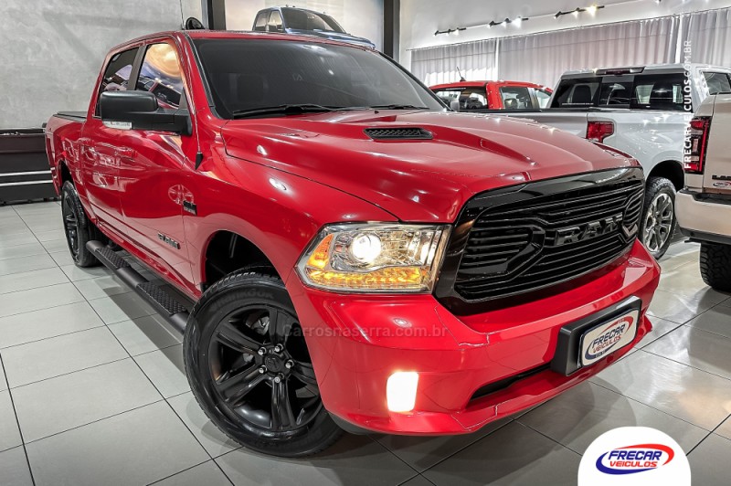 CLASSIC 5.7 V8 GASOLINA LARAMIE NIGHT EDITION CD 4X4 AUTOMÁTICO - 2022 - SARANDI