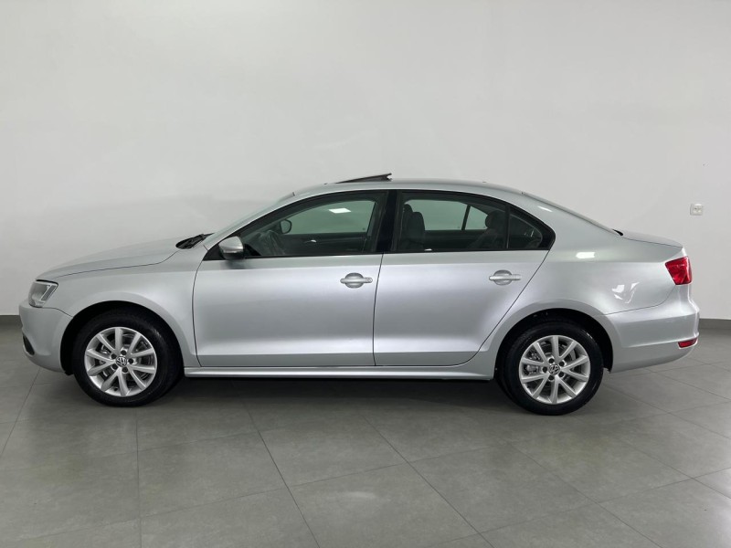 JETTA 2.0 COMFORTLINE FLEX 4P TIPTRONIC - 2012 - FARROUPILHA