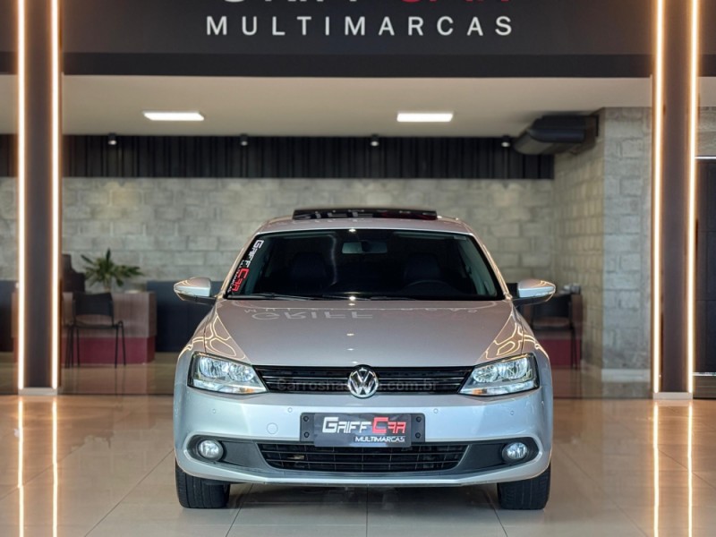 JETTA 2.0 COMFORTLINE FLEX 4P TIPTRONIC - 2014 - DOIS IRMãOS