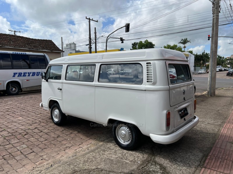 KOMBI 1.6 STD 8V GASOLINA 3P MANUAL - 2003 - VENâNCIO AIRES