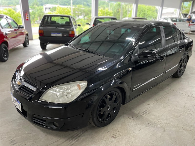 VECTRA 2.0 MPFI ELEGANCE 8V 140CV FLEX 4P MANUAL