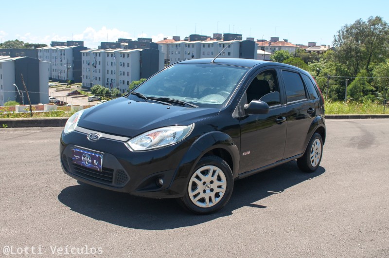 FIESTA 1.0 MPI CLASS 8V FLEX 4P MANUAL - 2013 - FARROUPILHA