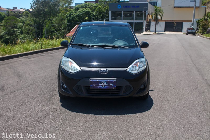 FIESTA 1.0 MPI CLASS 8V FLEX 4P MANUAL - 2013 - FARROUPILHA