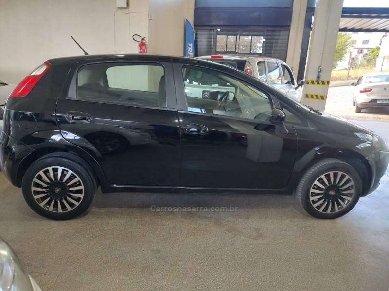 PUNTO 1.4 ATTRACTIVE 8V FLEX 4P MANUAL - 2011 - CAXIAS DO SUL