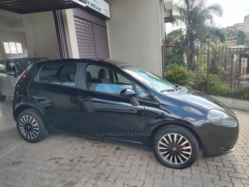 PUNTO 1.4 ATTRACTIVE 8V FLEX 4P MANUAL - 2011 - CAXIAS DO SUL