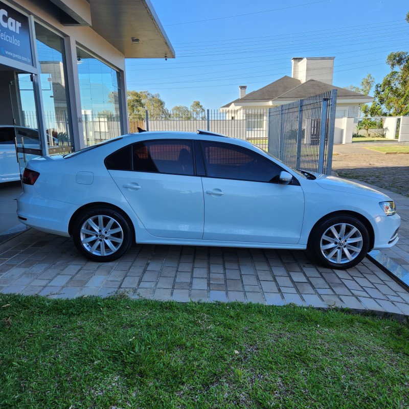 JETTA 1.4 16V TSI COMFORTLINE FLEX 4P TIPTRONIC - 2017 - BENTO GONçALVES