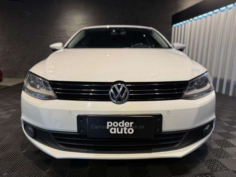 JETTA 2.0 TSI DSG HIGHLINE 200CV GASOLINA 4P AUTOMÁTICO - 2012 - FARROUPILHA