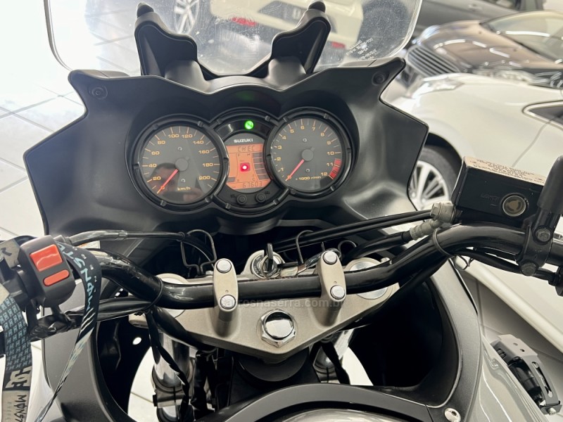 V-STROM DL 650 - 2011 - PASSO FUNDO