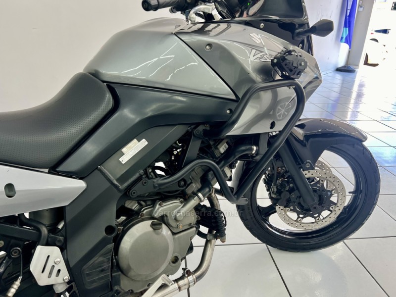 V-STROM DL 650 - 2011 - PASSO FUNDO