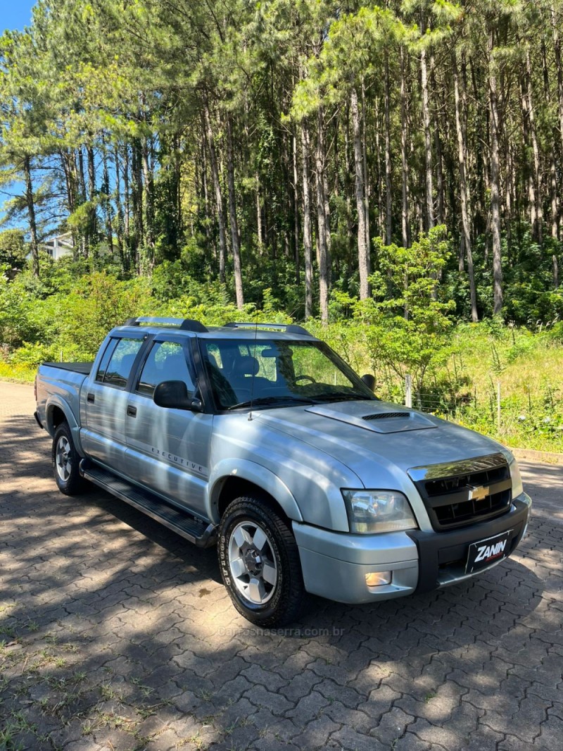 s10 2.8 executive 4x4 cd 12v turbo intercooler diesel 4p manual 2011 sananduva