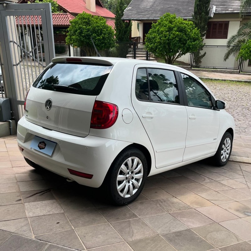 FOX 1.0 ITREND 8V FLEX 4P MANUAL - 2014 - NOVA PETRóPOLIS