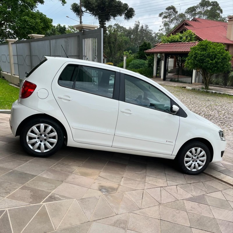 FOX 1.0 ITREND 8V FLEX 4P MANUAL - 2014 - NOVA PETRóPOLIS