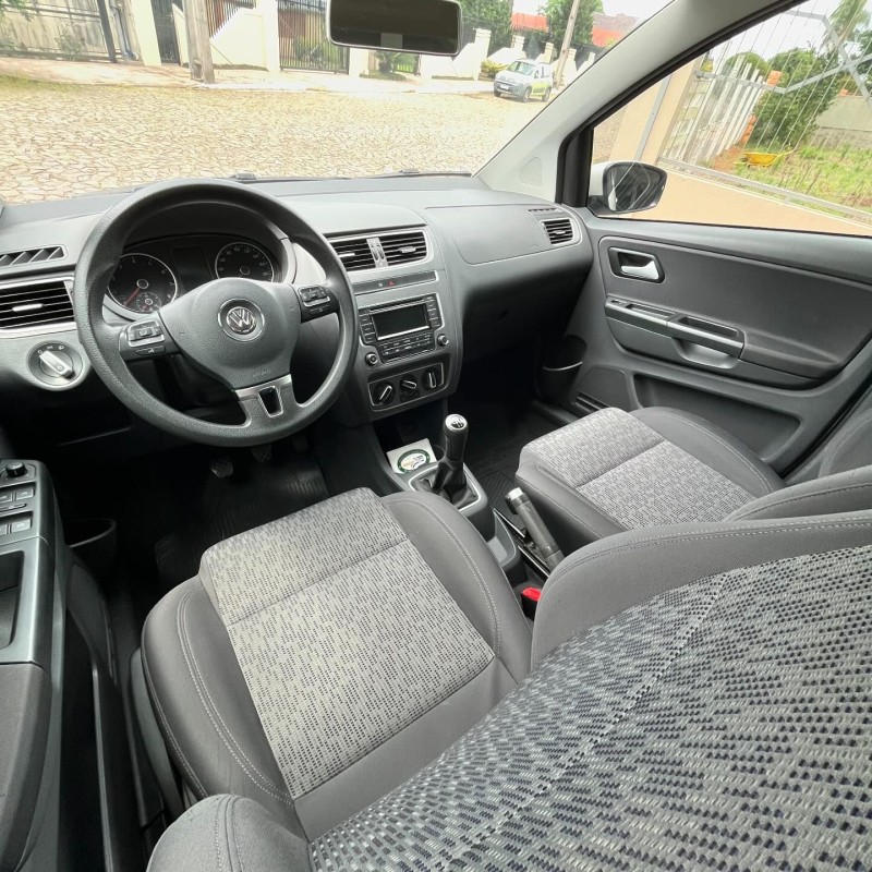 FOX 1.0 ITREND 8V FLEX 4P MANUAL - 2014 - NOVA PETRóPOLIS